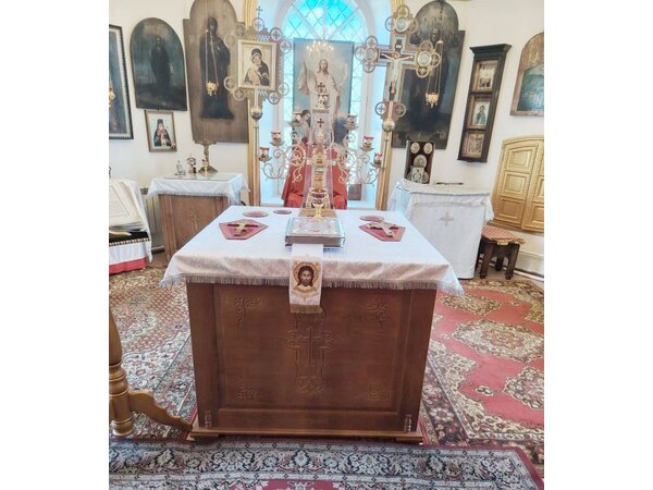 Облачение на престол церковный, резной крест из дерева, фото 